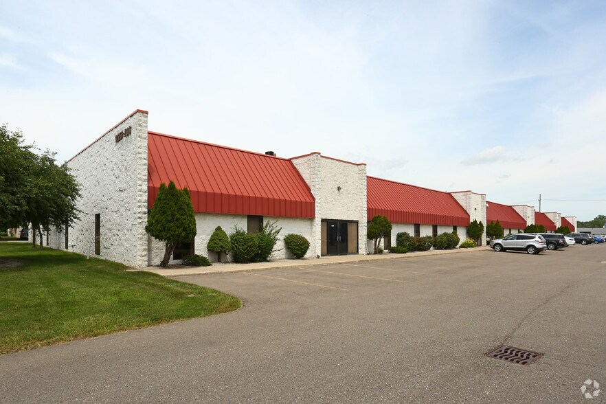 Primary Photo Of 12251-12283 Universal Dr, Taylor Warehouse For Lease
