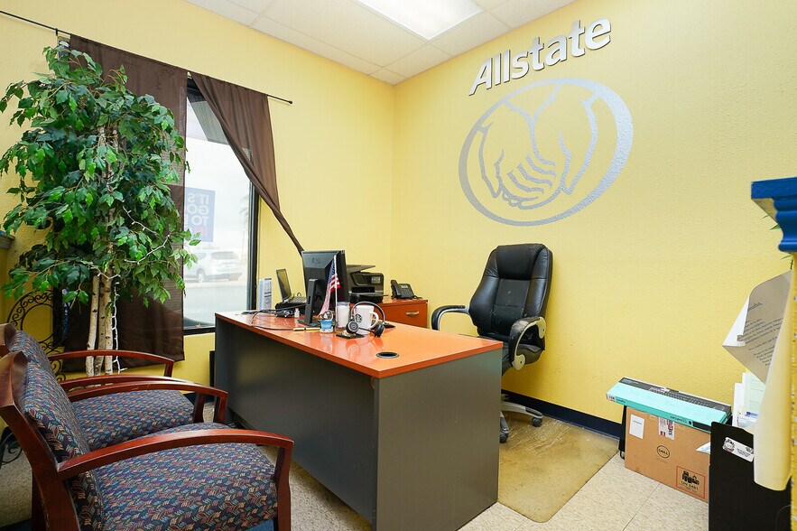More Photos Of 2430 E Southcross Blvd, San Antonio Storefront For Lease