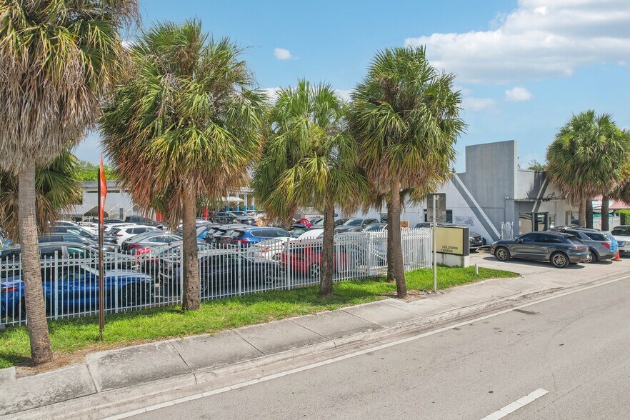 More Photos Of 15150 W Dixie Hwy, North Miami Beach Auto Repair For Sale