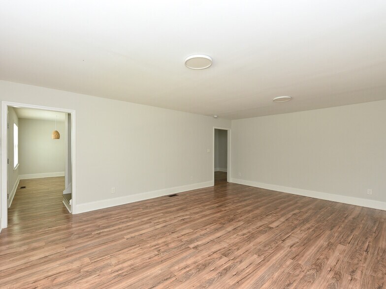 More Photos Of 225 Douglas St, Holly Springs Apartments For Sale