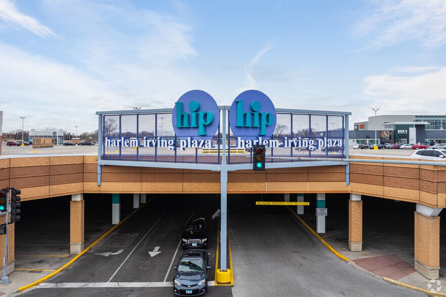 More Photos Of 4104 N Harlem Ave, Norridge Unknown For Lease