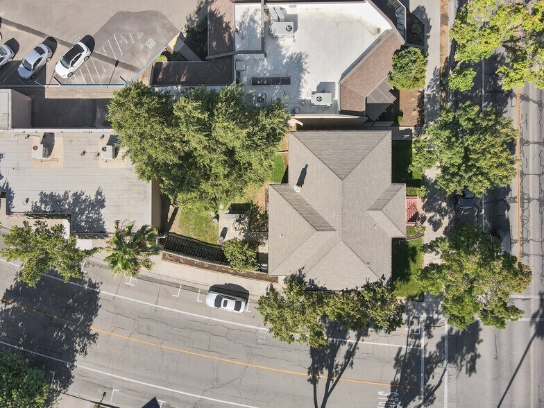 More Photos Of 355 W Las Palmas Ave, Patterson Office Residential For Sale