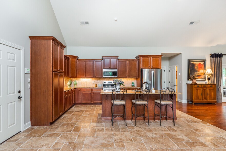 More Photos Of 565 Owens Gin Rd NE, Calhoun Lodge Meeting Hall For Sale