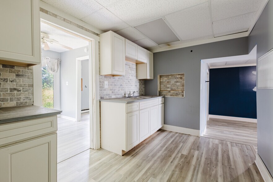 More Photos Of , Lexington Specialty For Sale