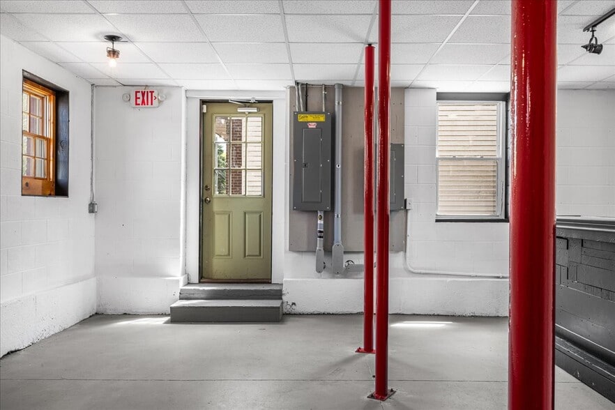 More Photos Of 21 Furnace St, Danielson Storefront For Lease