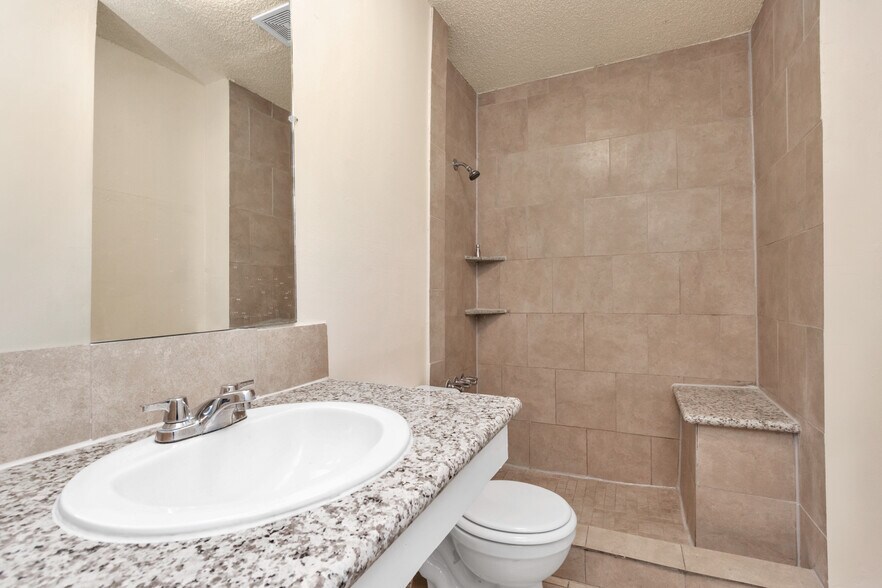 More Photos Of 6659 Brittmoore rd, Houston Multifamily For Sale