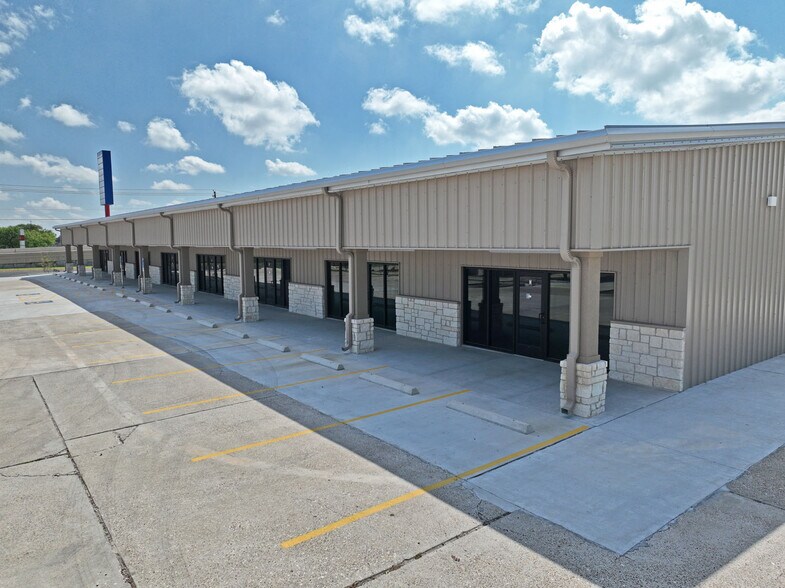 More Photos Of 6940 S Padre Island Dr, Corpus Christi Storefront For Lease