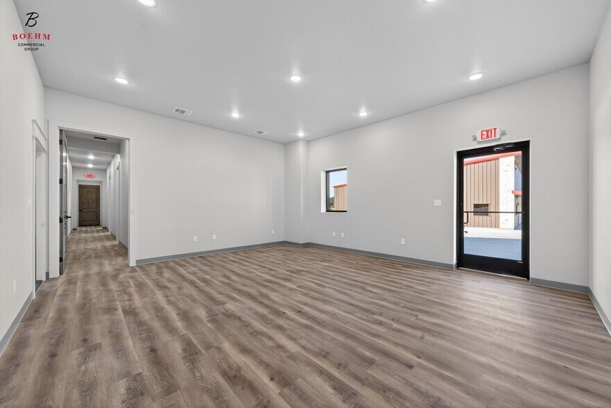 More Photos Of 52 Worth Dr, Boerne Warehouse For Lease