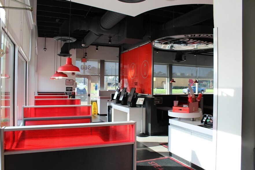 More Photos Of 300 Riverwind Dr, Pearl Restaurant For Sale