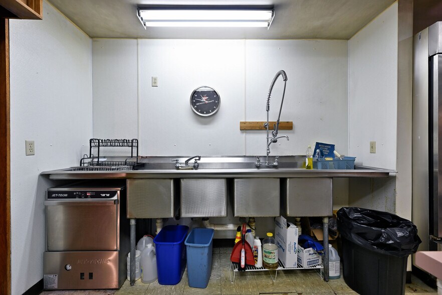 More Photos Of 23694 Clam Lake Rd, Clam Lake Restaurant For Sale