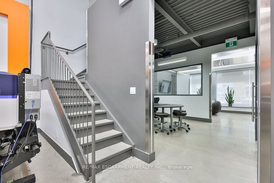 More Photos Of 1225 Queensway E, Mississauga Industrial For Sale