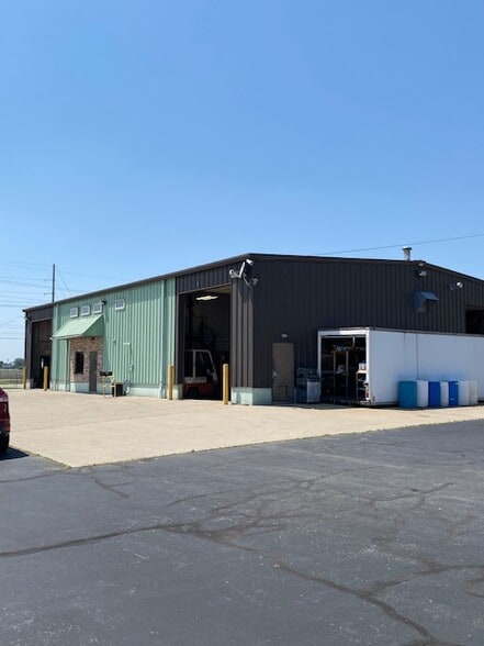 More Photos Of 600 Meyer Rd, Celina Flex For Lease