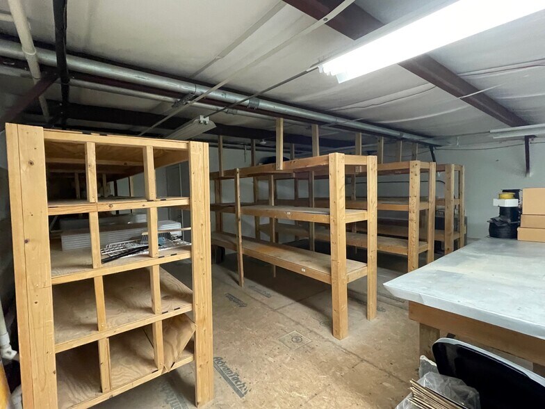 More Photos Of 2427 Porter Lake Dr, Sarasota Flex For Sale