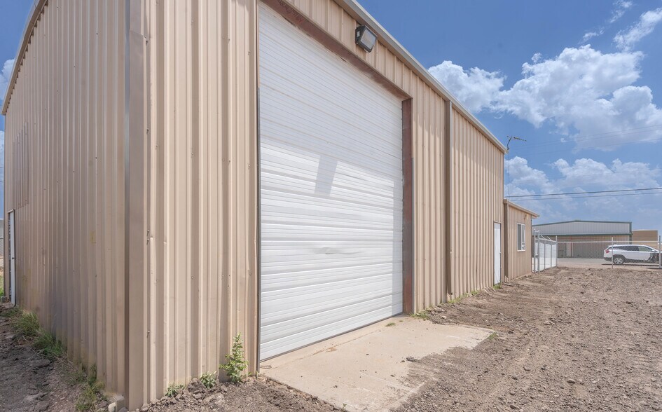 More Photos Of 1304A Dayton Rd, Midland Warehouse For Sale