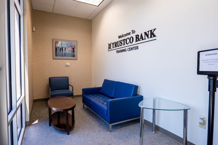 More Photos Of 7803 E Colonial Dr, Orlando Unknown For Lease