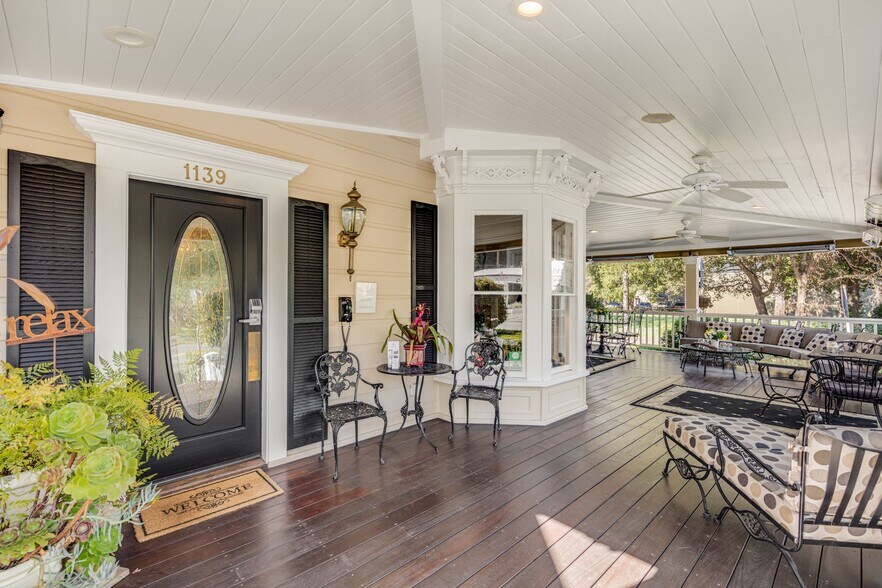 More Photos Of 1139 Lincoln Ave, Calistoga Hospitality For Sale