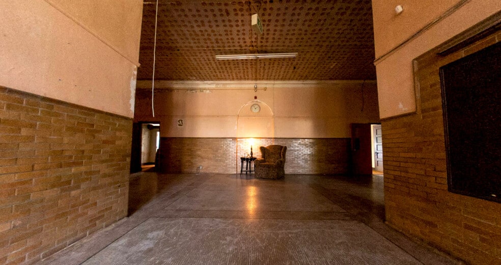 More Photos Of 1525 W 14th St, Anderson Apartments For Sale