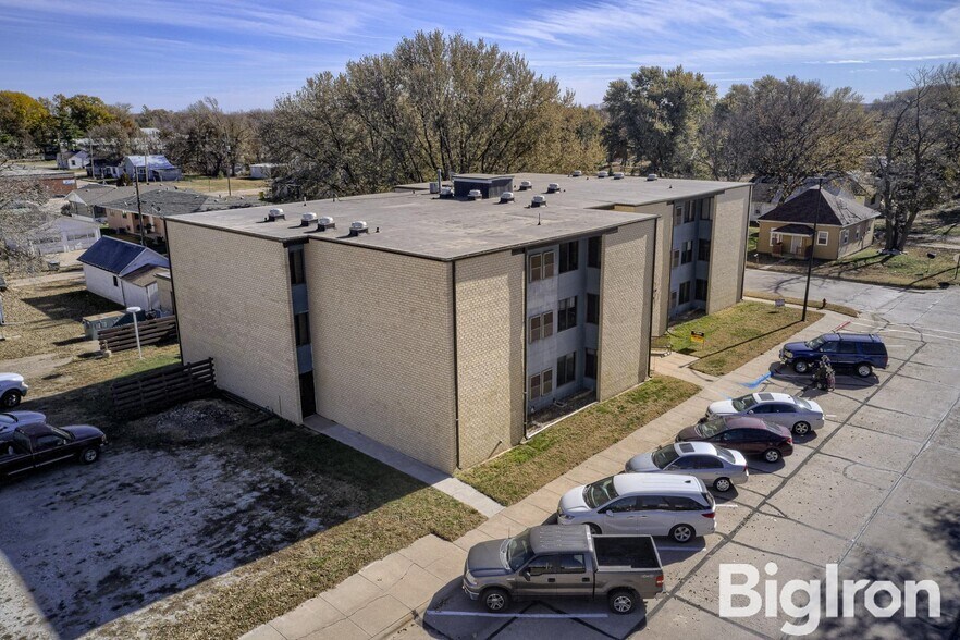 More Photos Of 130 S 5th St, Hebron Apartments For Sale