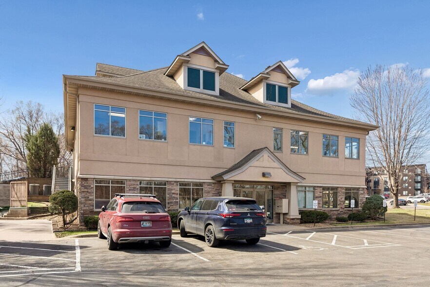 More Photos Of 3340 Sherman Ct, Eagan Medical For Sale