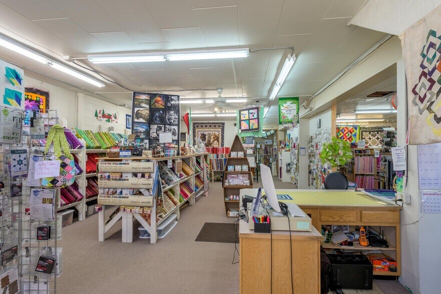 More Photos Of 21 E Pine, Pinedale General Retail For Sale