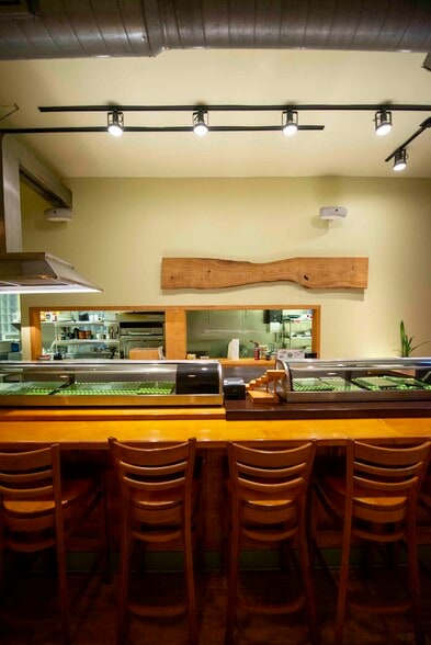 More Photos Of 1829 W Chicago Ave, Chicago Storefront Retail Residential For Lease