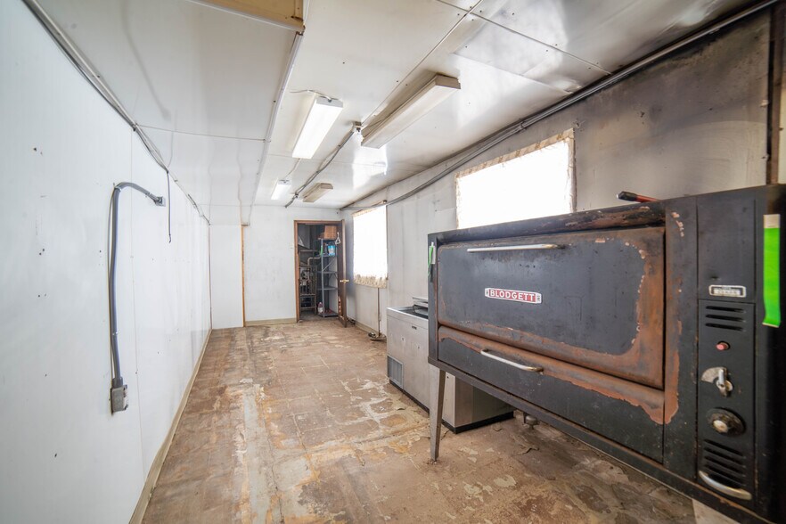 More Photos Of 16082 S Antler Inn Rd, Wascott Restaurant For Sale