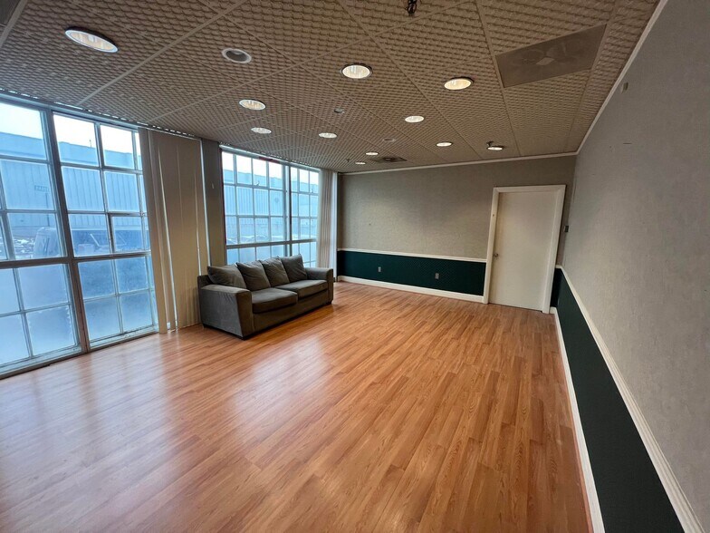 More Photos Of 100 Barber Ave, Worcester Office For Sale