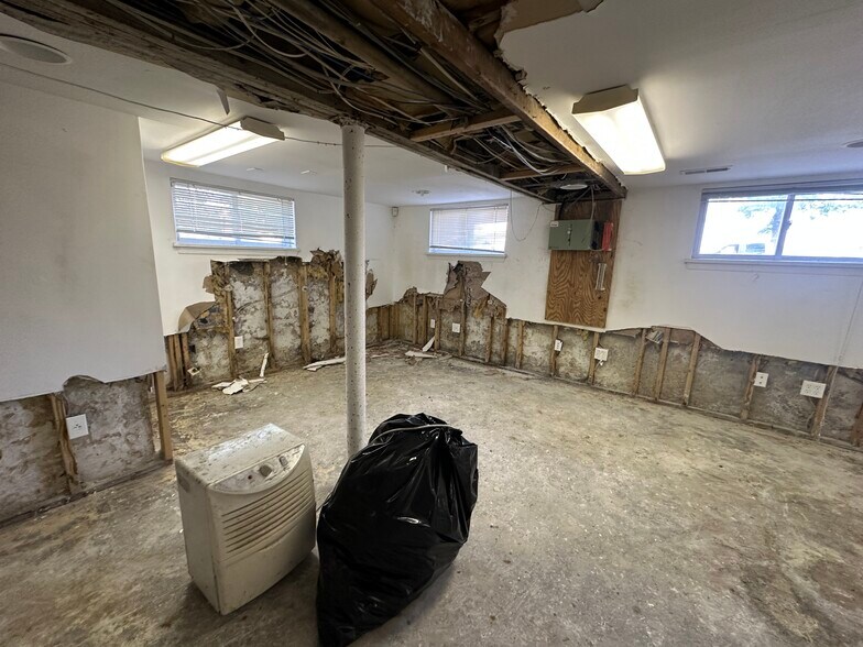 More Photos Of 402 S White Horse Pike, Audubon Office For Sale