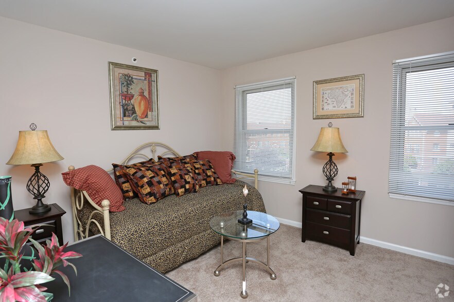 More Photos Of 657 S 3rd St, Louisville Apartments For Lease