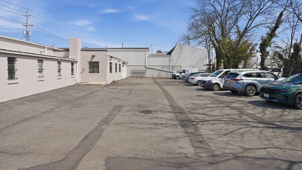 More Photos Of 384 Moffitt Blvd, Islip Warehouse For Sale