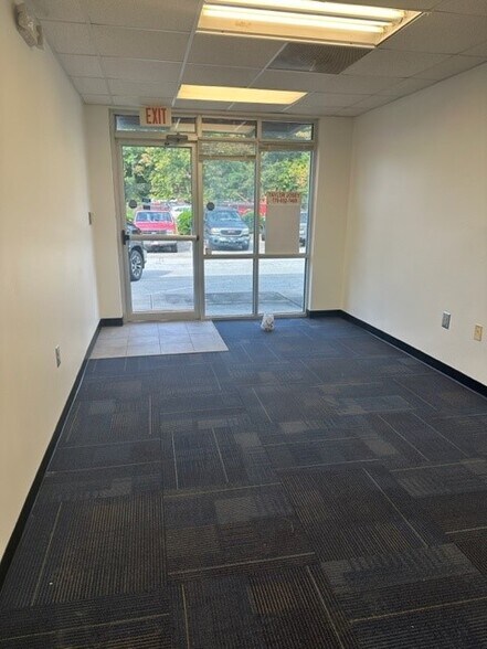 More Photos Of 1131 Highway 16 E, Newnan Flex For Lease