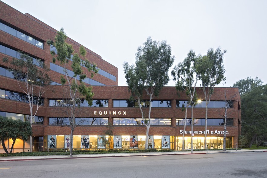 More Photos Of 16830 Ventura Blvd, Encino Office For Lease