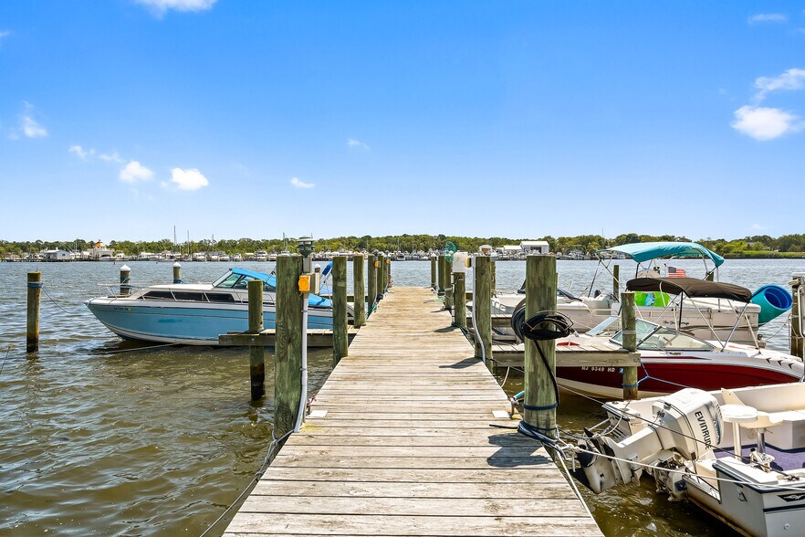 More Photos Of 120 Harbor Inn Rd, Bayville Marina For Sale