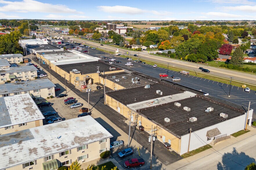 More Photos Of 120-150 May Mart Dr, Rochelle Unknown For Lease