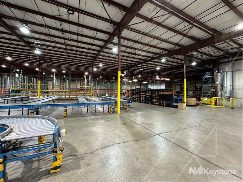 More Photos Of 100 Corporate Dr, Reading Unknown For Lease