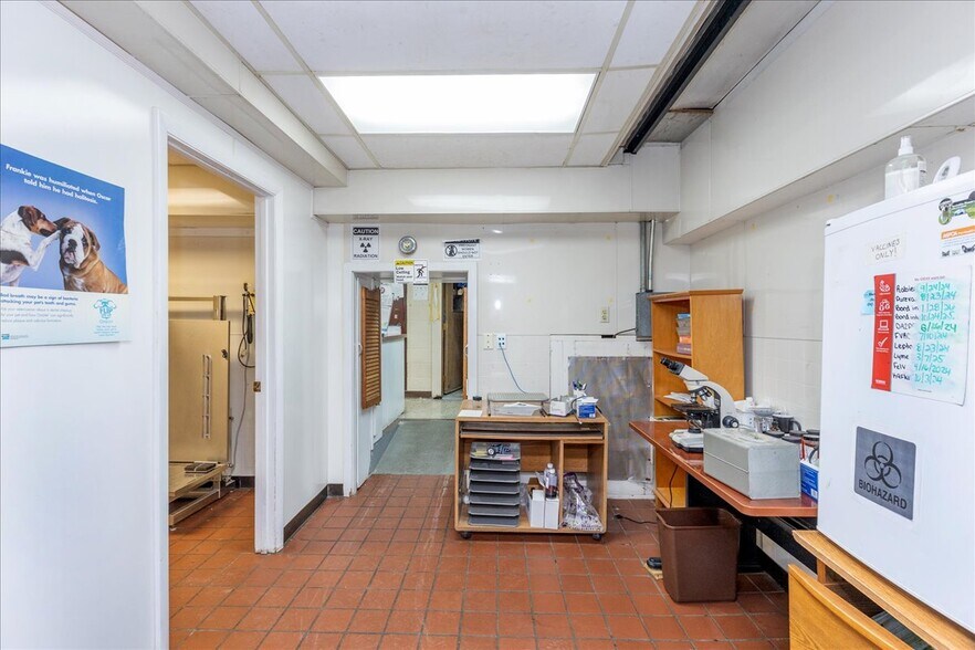 More Photos Of 21 Jackson St, Methuen Veterinarian Kennel For Sale