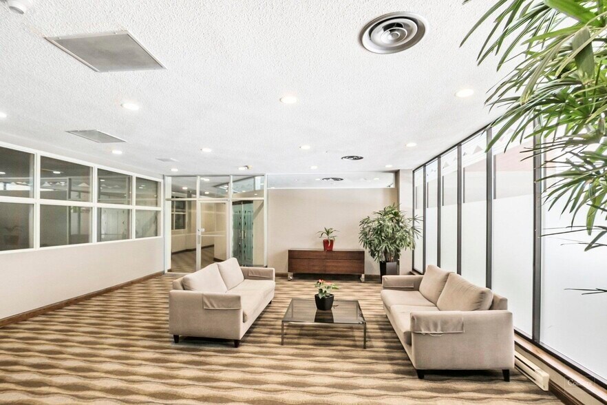More Photos Of 120 Carlton St, Toronto Office For Sale