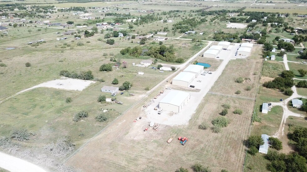More Photos Of 1630 Seaborn Rd, Ponder Unknown For Lease