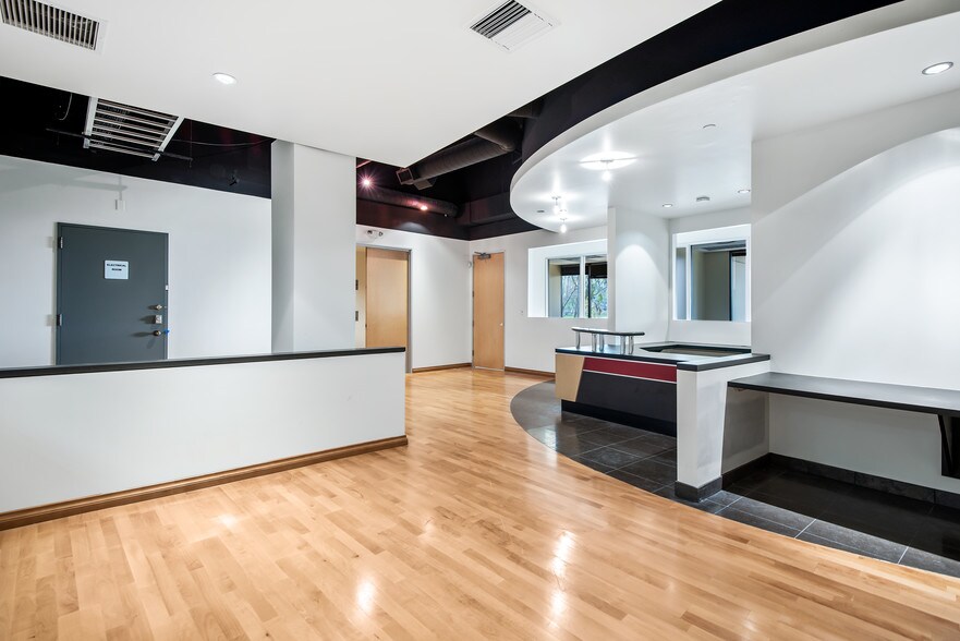 More Photos Of 5153 Camino Ruiz, Camarillo Office For Lease