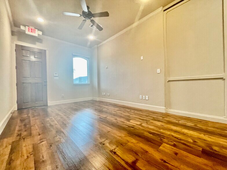 More Photos Of 1808 Snake River Rd, Katy Medical For Sale