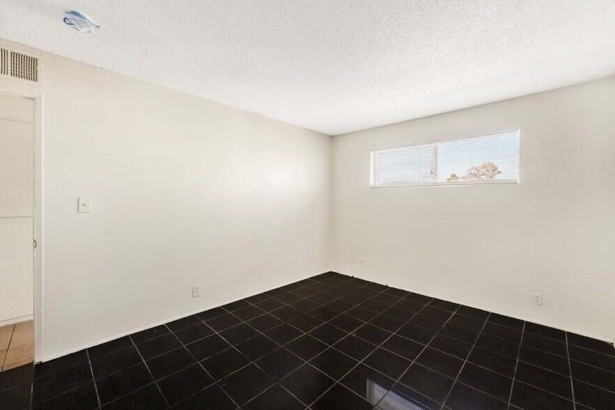 More Photos Of 5104 Pebble Beach Blvd, Las Vegas Apartments For Sale