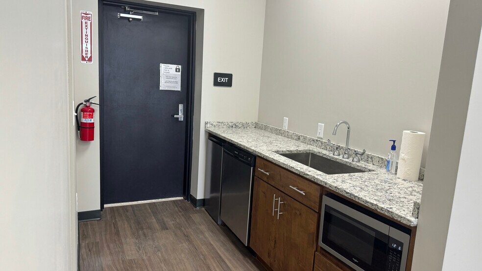 More Photos Of 1451-1487 W South St, Ozark General Retail For Lease