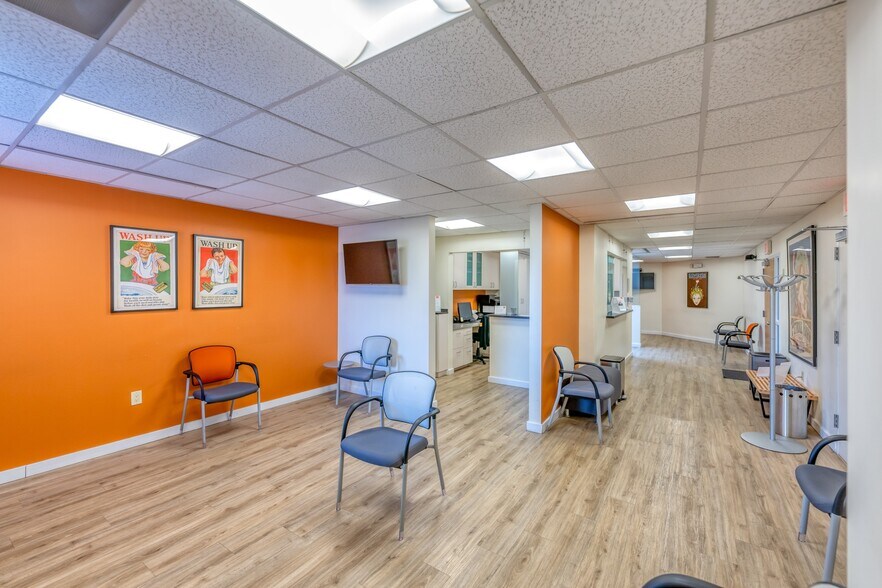 More Photos Of 40 Hurley Ave, Kingston Medical For Sale