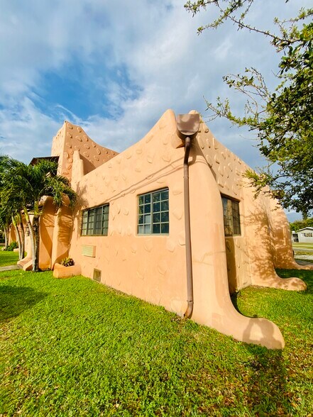 More Photos Of 200 Azure Way, Miami Springs Apartments For Sale