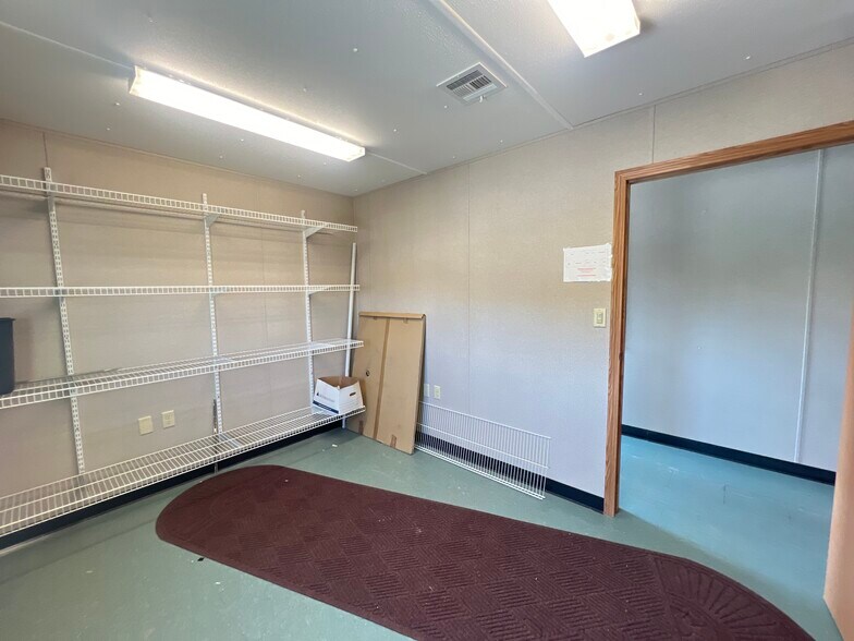 More Photos Of 629 Spruce Street, Sault Sainte Marie Industrial For Sale