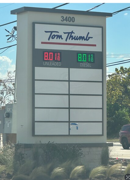 More Photos Of 200 N Town East Blvd, Sunnyvale Supermarket For Lease