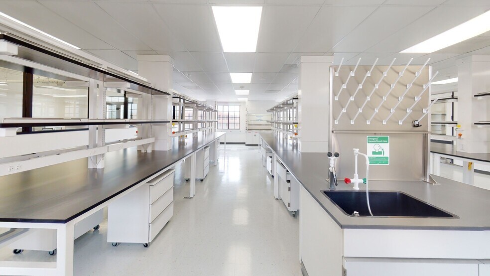 More Photos Of 12250 El Camino Real, San Diego Research And Development For Lease