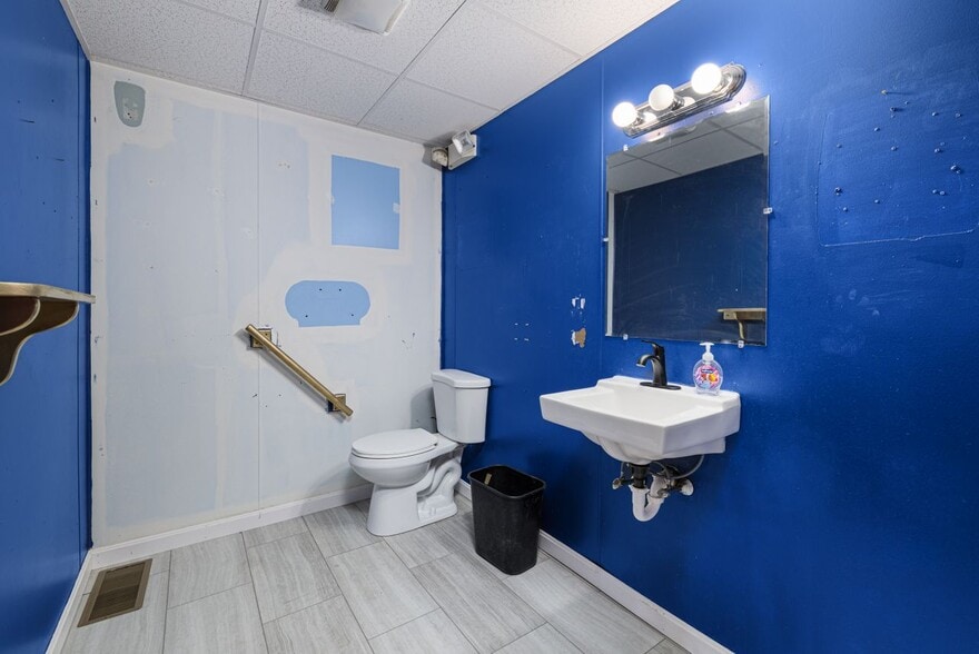 More Photos Of 84-86 Kilvert St, Warwick Restaurant For Sale