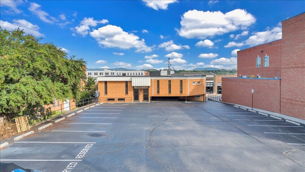 More Photos Of 356-358 Campbell Ave NW, Roanoke Office For Sale