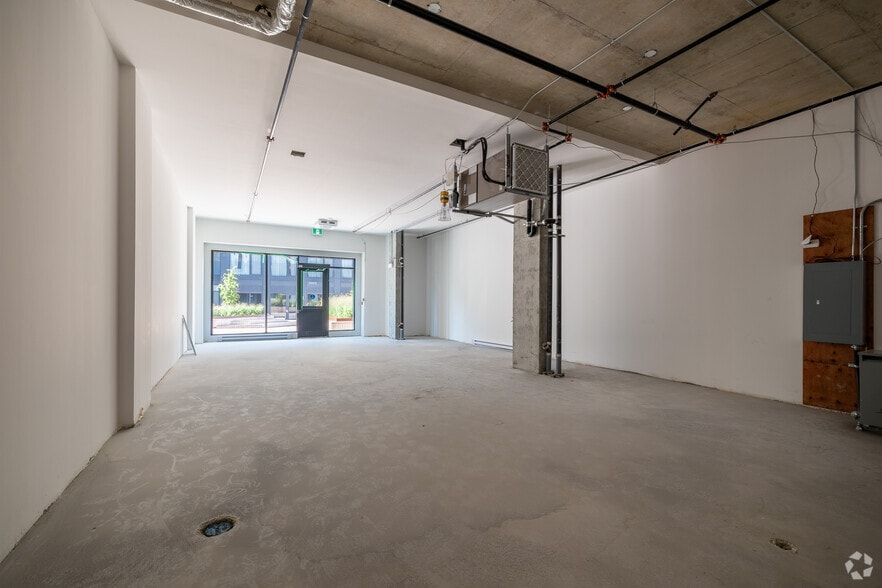 More Photos Of 2150 Rue Sainte-Catherine E, Montréal Apartments For Lease